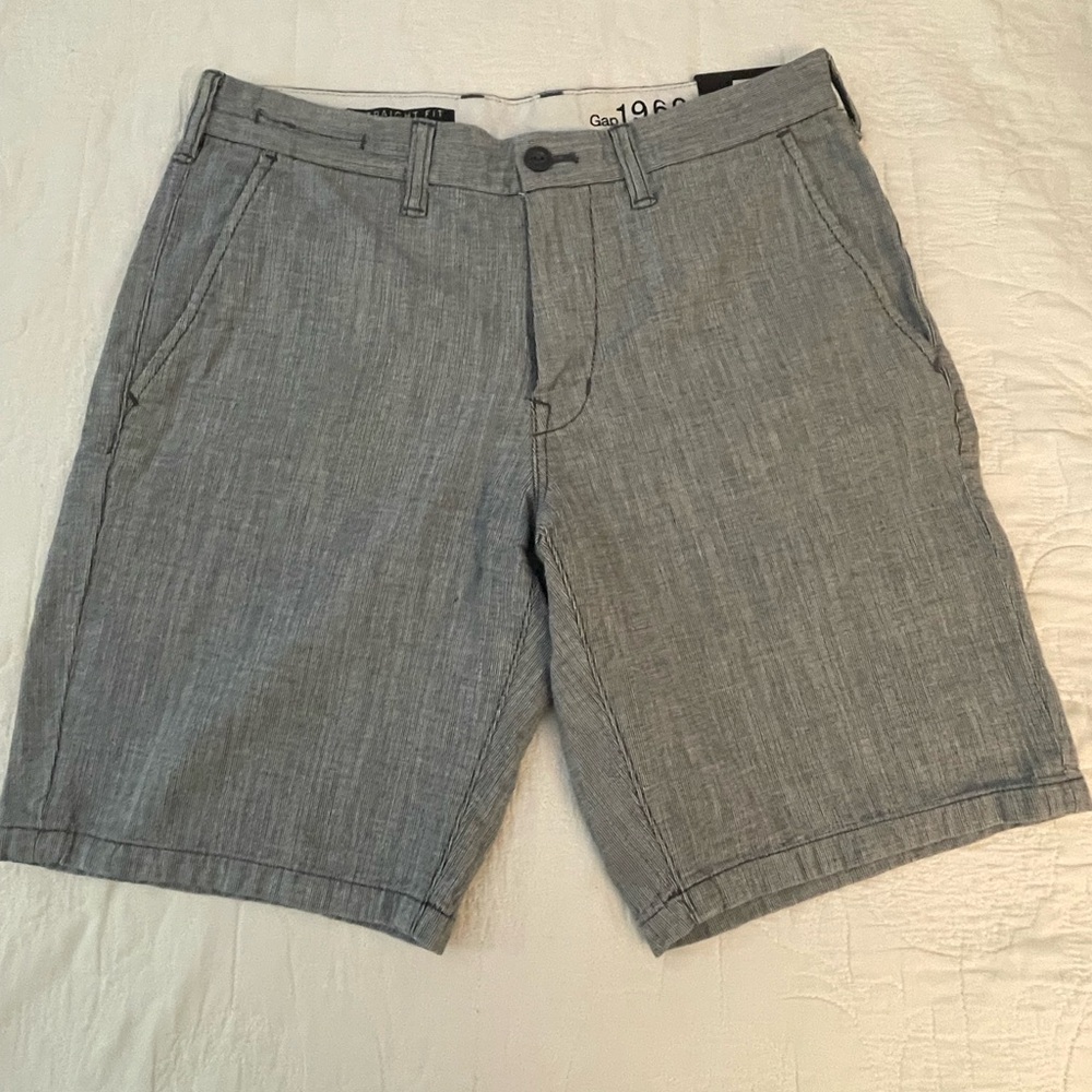 GAP Men's Flat Front Gray Shorts
